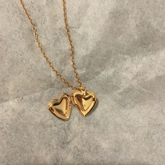 brandy melville gold locket heart necklace - Picture 3 of 4